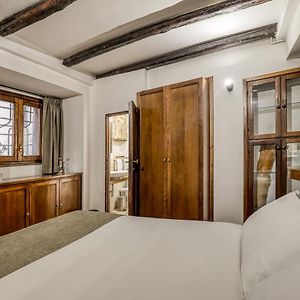 Kamer met een King Size Bed